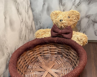 Panier tressé vintage avec ours en peluche, décoration rustique pour la maison ou la chambre d'enfant, panier en osier marron