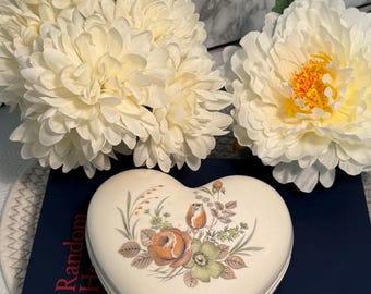 Vintage Heart-Shaped Floral Ceramic Trinket / Jewelry Box with Lid
