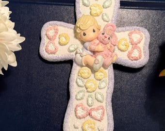 Vintage Precious Moments Baby Cross Wall Decor – Pastel Christian Nursery Wall Hanging, Enesco 1997