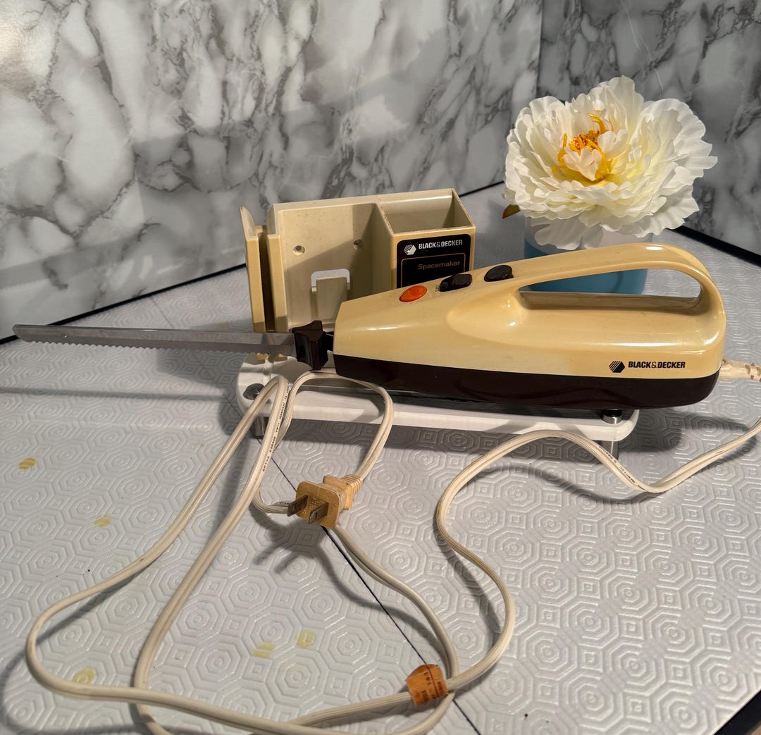 Vintage Black & Decker Spacemaker Electric Knife With Wall Mount ...