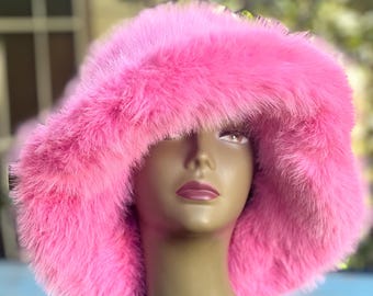 Pink Fur Aviator Hat, Saga Fox Fur Winter Trapper Hat for  display picture 1