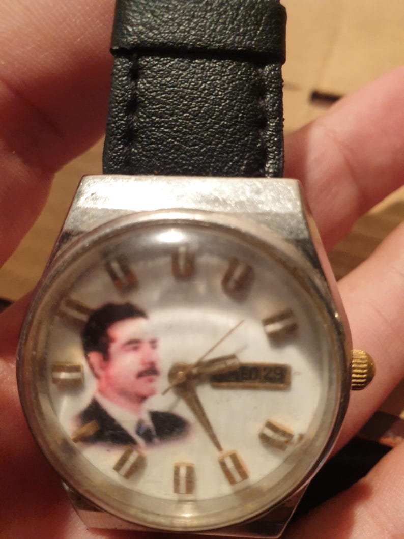 Reloj conmemorativo especial del presidente Saddam Hussein de la década de 1980, raro. imagen 17