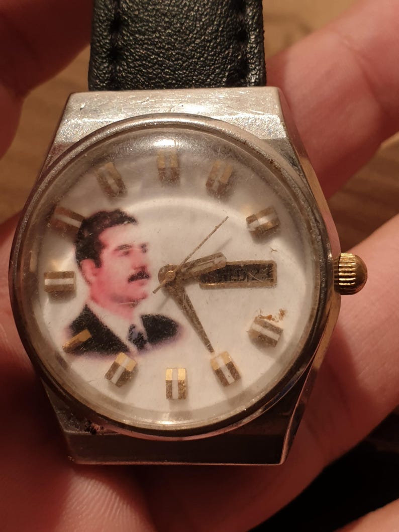 Reloj conmemorativo especial del presidente Saddam Hussein de la década de 1980, raro. imagen 16