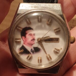 Reloj conmemorativo especial del presidente Saddam Hussein de la década de 1980, raro. imagen 18
