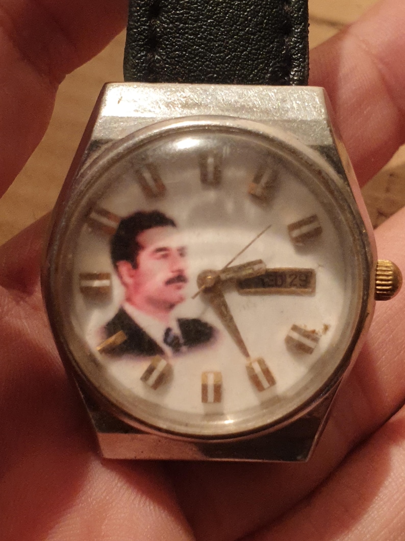 Reloj conmemorativo especial del presidente Saddam Hussein de la década de 1980, raro. imagen 18