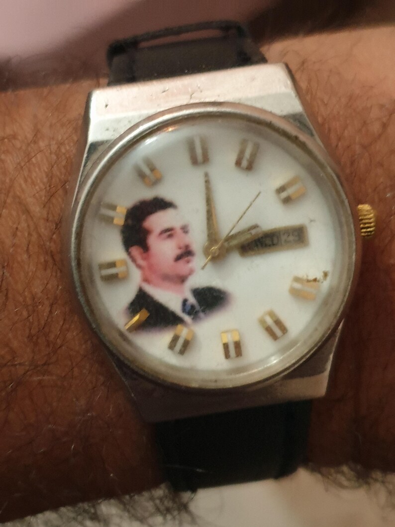 Reloj conmemorativo especial del presidente Saddam Hussein de la década de 1980, raro. imagen 2
