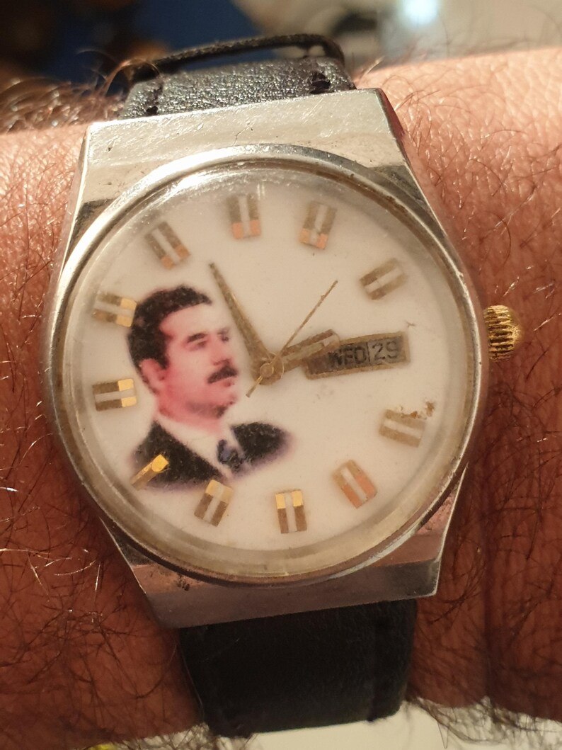 Reloj conmemorativo especial del presidente Saddam Hussein de la década de 1980, raro. imagen 4