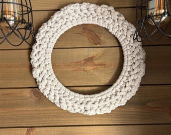 Cotton 14” woven wreath