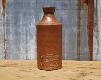 Glassteinflasche von J Bourne & Son, Denby Pottery, P und J Arnold, London