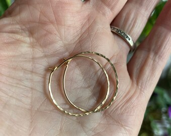 Hammered Gold Hoops - 14K Gold Filled Hoops - Small 1" Hoop - Thin Wire