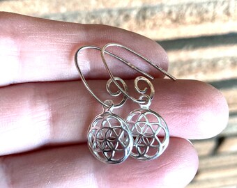 Flower of Life Earrings, 925 Silver Earrings, Hammered Wire Earrings, Sacred Geometry Earrings