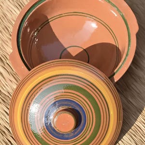 Olla de barro sin esmaltar hecha a mano con tapa / Olla tradicional de barro / Utensilio rústico de terracota