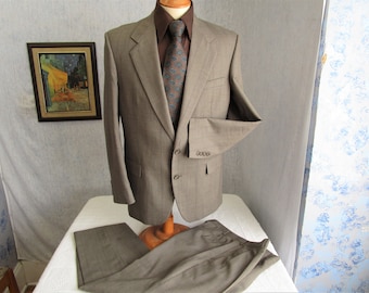 70s 42R Hastings Plaid Men's Suit Taupe