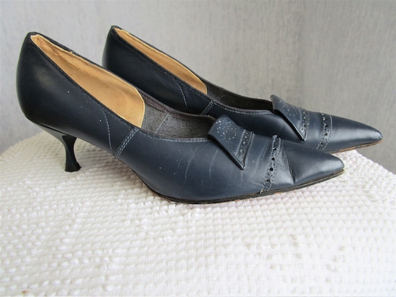 blue pumps canada