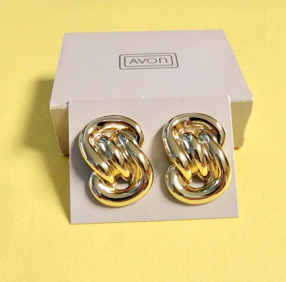 Vintage Avon GOLDEN SCULPTURE Pierced Earrings, 1… - image 1