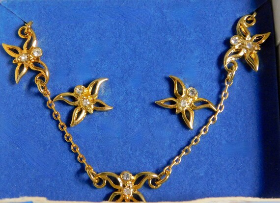 Vintage Avon Rhinestone Accented Butterfly Anklet… - image 2