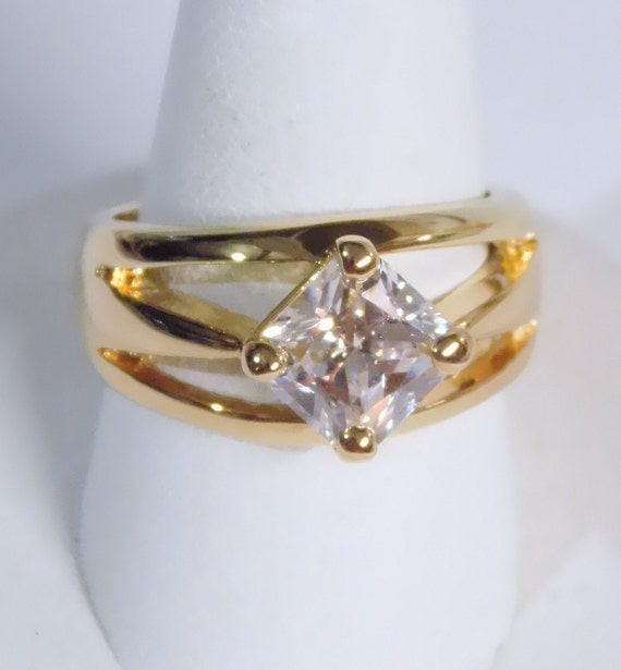 Avon Princess Style Cubic Zirconia CZ Ring, 1997  ~~ Size: 8, Goldtone, NIB, NOS
