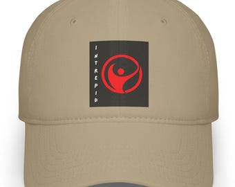 Intrepid rode baseballpet met rond logo | Minimaal embleem, zwarte vierkante patch