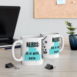 Nerds Do It With Data Mug Scatterplot and Bar Chart Design Bild 4
