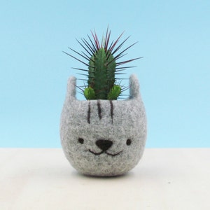 Cute plant pot Cat lover gift, cat planter, mother day gift for her, Felt succulent planter, Neko Atsume, Grey cat vase, Kawaii kitty gift image 1