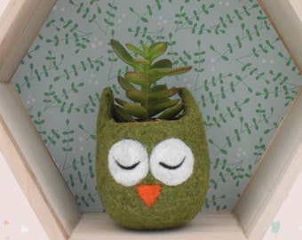 Owl unique planter, Succulent cactus pot, Coworker handmade gift for her, mini vase, gift for mom,  bedroom decor for teens