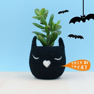 Black Cat lover planter, Pet accessories, Cat mom gift for her, Animal planter, Valentine gift for pet owners, unique succulent planter image 3