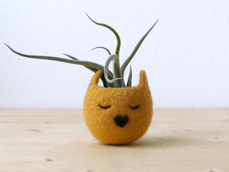 Unique cat indoor planter, Small succulent vase, Mustard Yellow kitty, Funny succulent pot, coworker gift Christmas gift for her zdjęcie 2