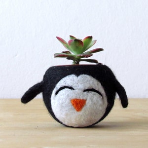 Desk accessories Mini succulent planter, cute happy penguin cactus planter, Mother day gift, indoor plant pot, handmade gift for her image 2