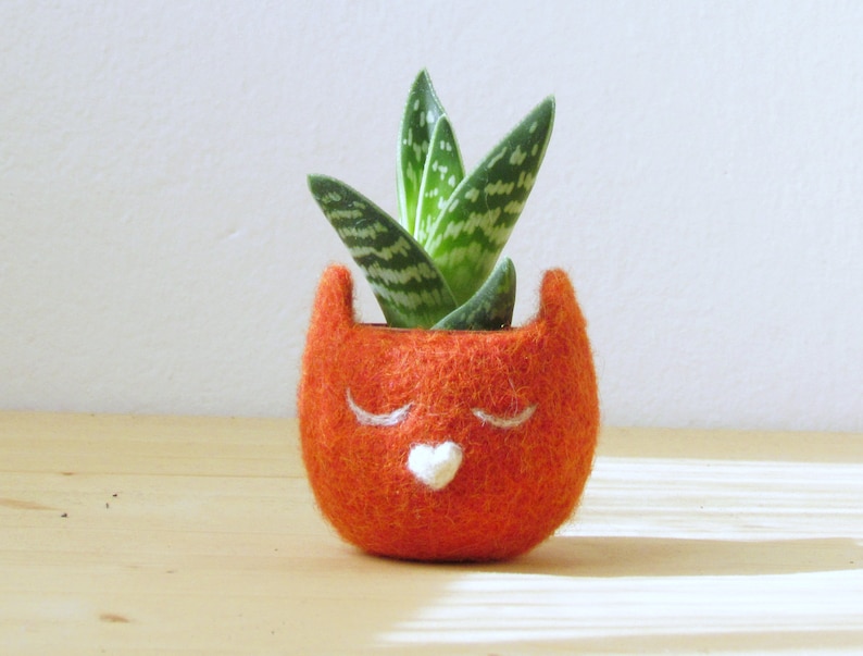 Personalized planter / Cat / Small succulent pot / Felt succulent planter / cat lover gift image 1