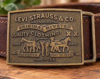 Hebilla de cinturón vintage de latón de Levi Strauss & Co. con logotipo de dos caballos, fabricada en EE. UU. y logotipo XX.
