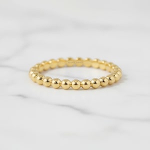 Bague superposée en or 14 carats : jonc boule minimaliste délicat