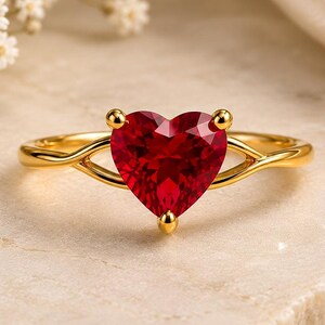 Ring met in het laboratorium gekweekte robijn in hartvorm, rode hartvormige robijn verlovingsring, op maat gemaakt, gepersonaliseerde robijn sieraden, ring op maat