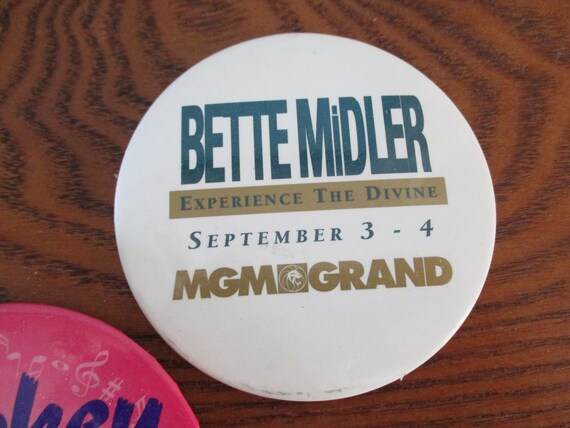 Vintage Set of Five MGM Grand Concert Singers Pin… - image 4