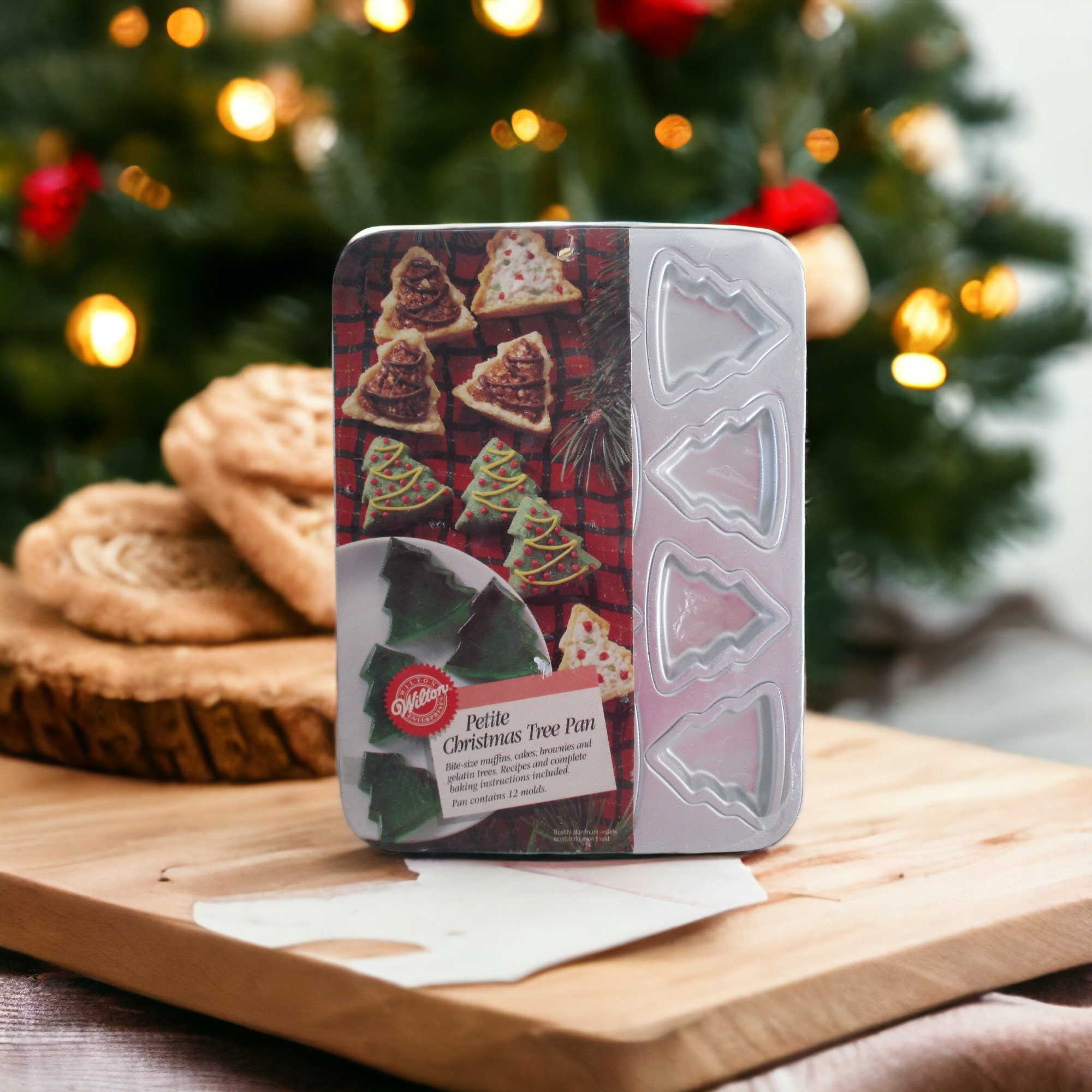 Wilton Gingerbread Man Christmas Tree Non Stick Mini Christmas Cake Pan  6-Cavity