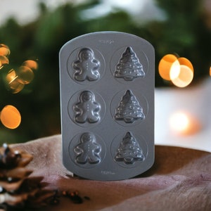  Wilton Cake Pan: Step-By-Step Holiday Tree/Christmas Tree  (2105-9410, 1986): Novelty Cake Pans: Home & Kitchen