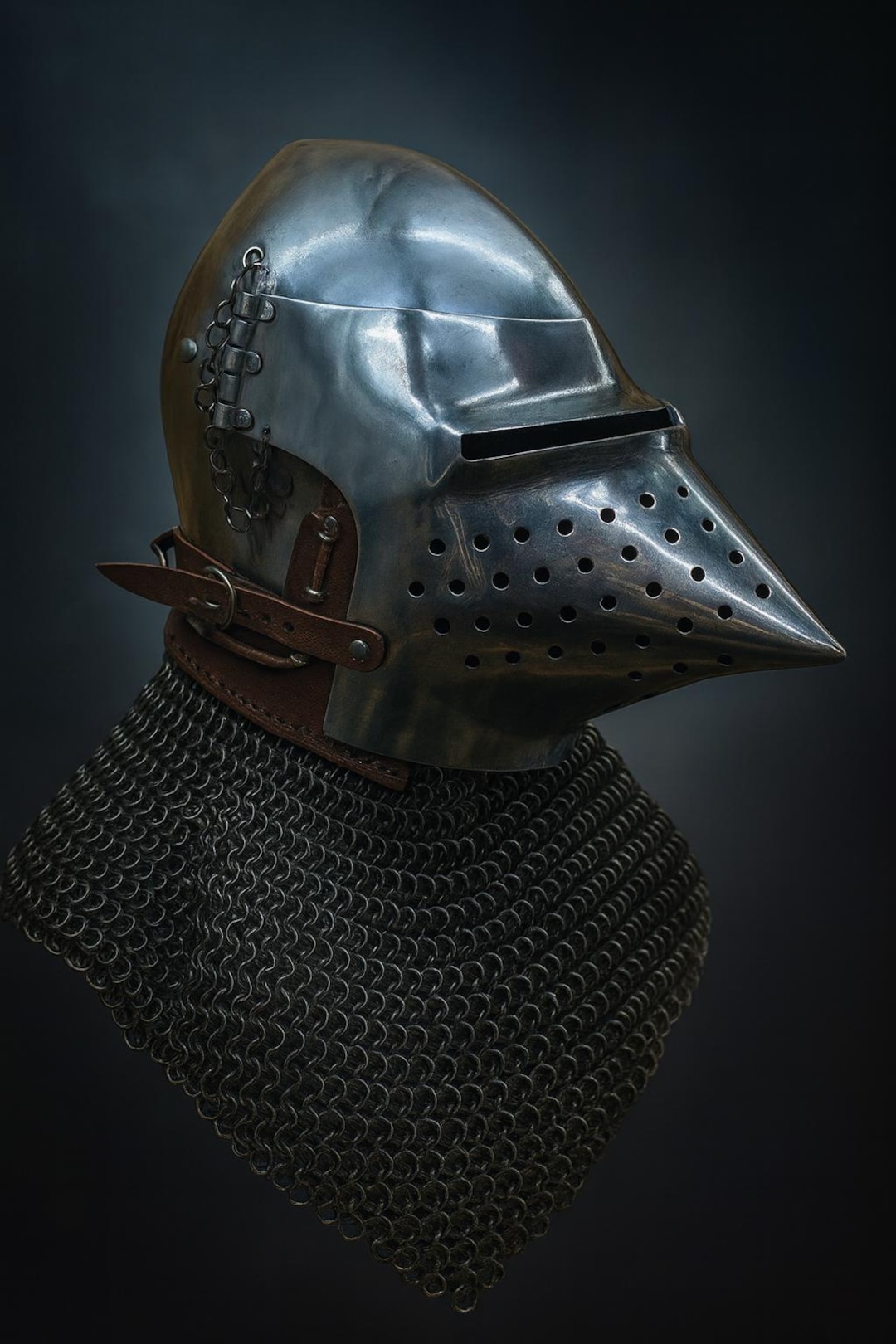 handmade-houndskull-bascinet-18-gauge-steel-pigface-knight-helmet