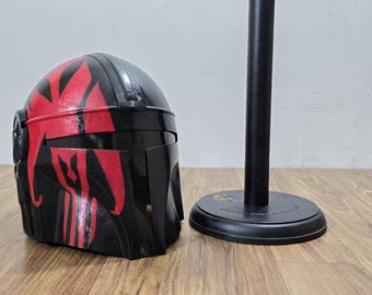 Casco da cosplay in acciaio in stile mandaloriano nero e rosso fatto a mano