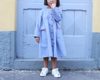 Kindergarten apron. Girls smock dress. Button up. 100% cotton. GOTS certified Made in Italy.