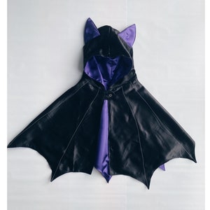 Bat cape for kids. Bat costume.