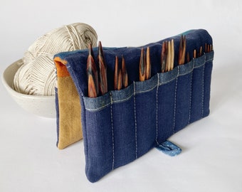 Knitting needle organizer. Knitting case. Pond