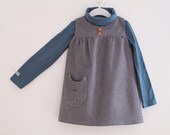 Sara's warm cotton kitty pinnie. Girl pinafore, toddler smock dress. Easy wear, great for playing time or special ocassions. Size 3T.