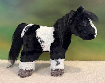 Toby – Poni de peluche hecho a mano