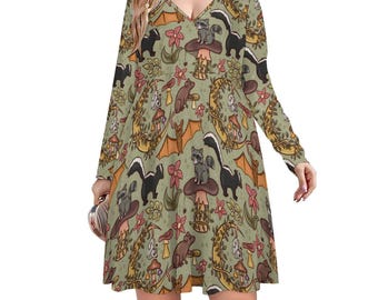 Vestido con estampado de animales del bosque, cuello en V, manga larga y estilo cottagecore.