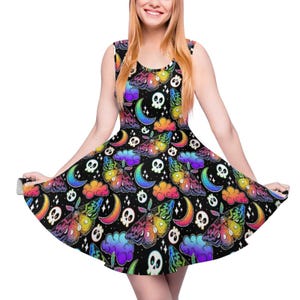 Regenbogen Goth Motte Kleid zum Drehen und Tanzen, Schädel Geschenk für Sie