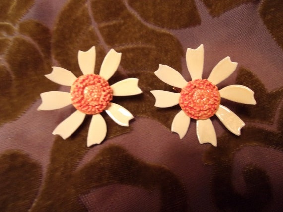 Yellow Daisy Clip On Earrings 1960's