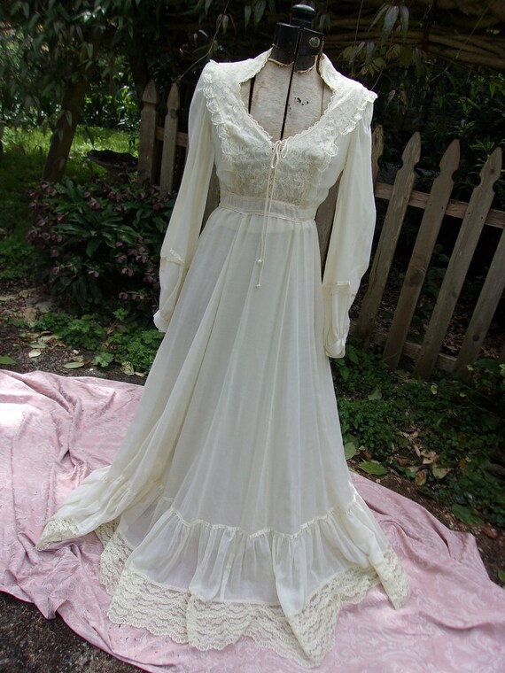 Gunne Sax Vintage Off White Dress Gown