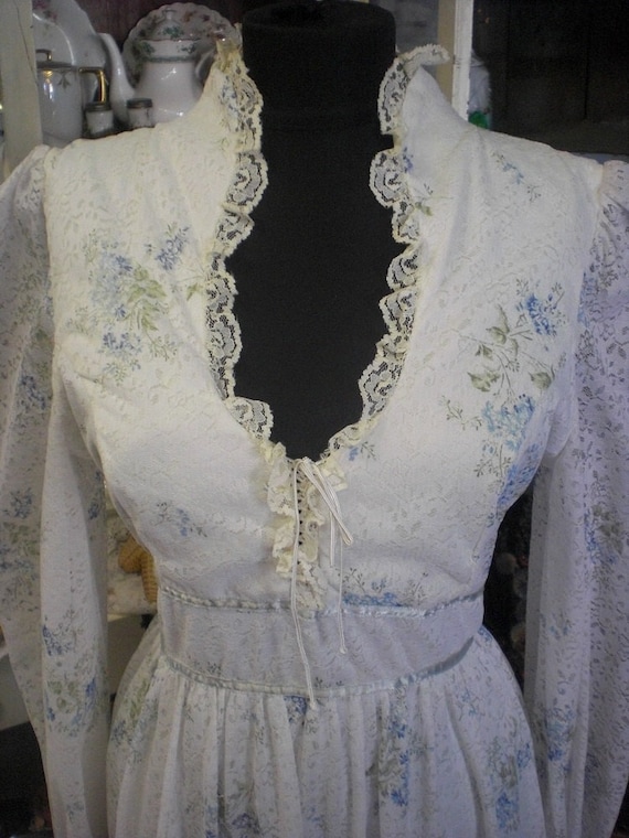 White And Blue Gunnie Sax Style Prairie Dress