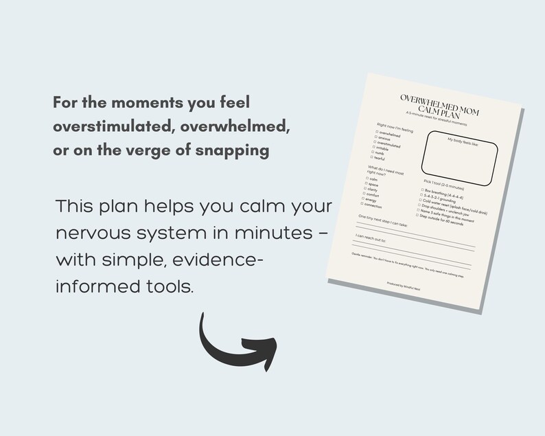 K&ouml;nnte beinhalten: Ein cremefarbenes Papier mit dem Titel "Overwhelmed Mom Calm Plan" mit einer Checkliste und Platz f&uuml;r Notizen. Der Text auf dem Papier lautet: "F&uuml;r die Momente, in denen Sie sich &uuml;berreizt, &uuml;berfordert oder kurz vor dem Ausrasten f&uuml;hlen."