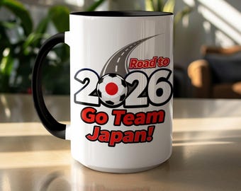 Taza de café de cerámica japonesa de 15 oz con diseño de fútbol: Edición limitada "Camino a 2026"
