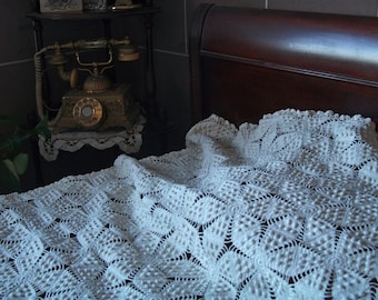 SALE Heirloom Quality Antique Vintage Hand Crocheted Popcorn Bedspread Handmade KING